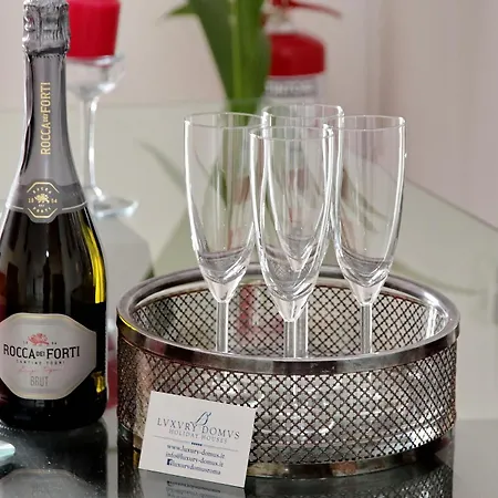 Luxury Domus Amadeus Apartamento *