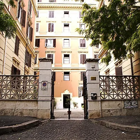 Luxury Domus Amadeus Apartmán *