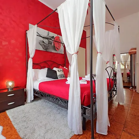 Апартаменты Luxury Domus Amadeus