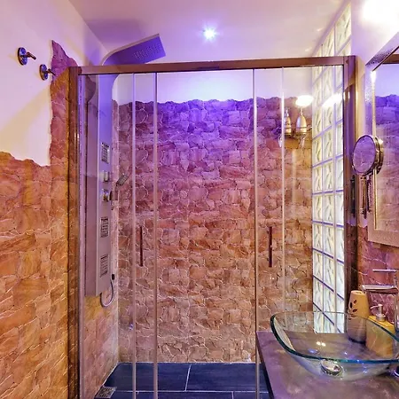 Luxury Domus Amadeus Διαμέρισμα *